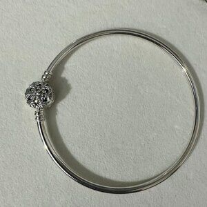 Pandora Brand New  Snowflake Bangle